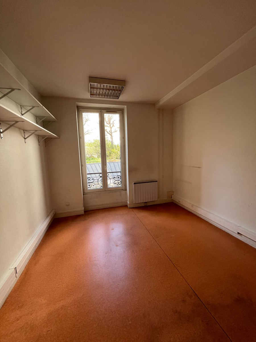 
                                                Location
                                                 Location Bureaux Paris 75009