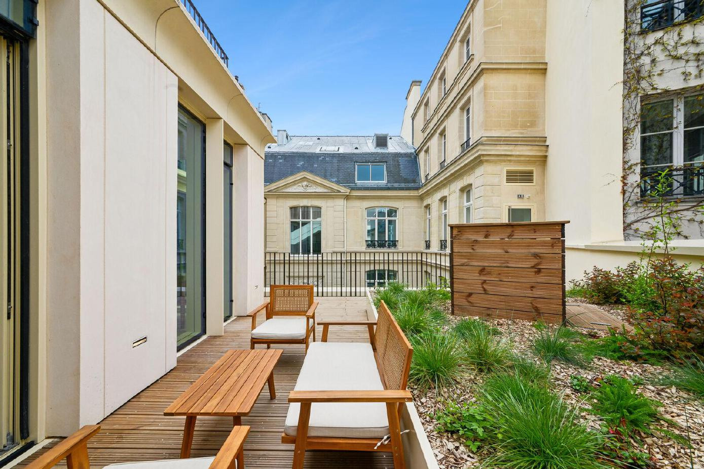 
                                                Location
                                                 Location Bureaux Paris 75009