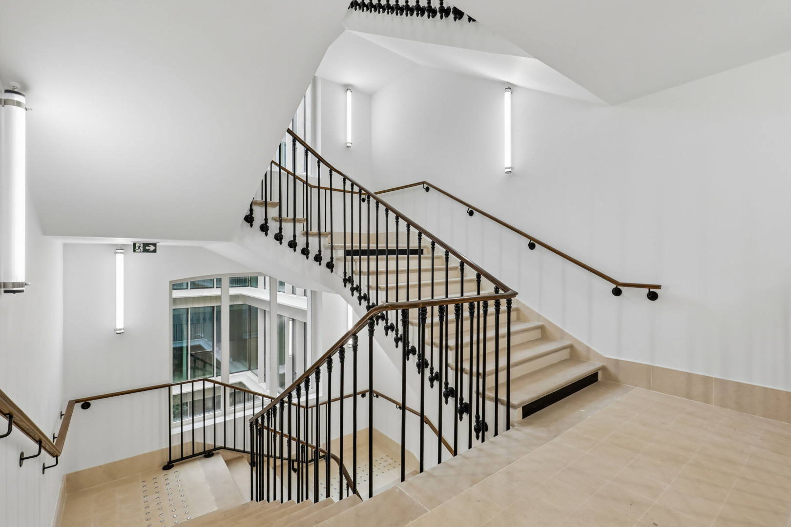 
                                                Location
                                                 Location Bureaux Paris 75009