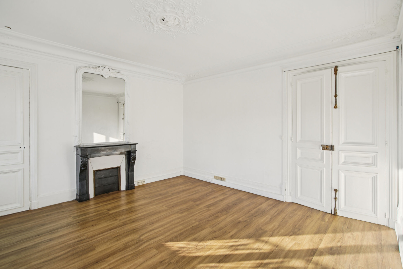 
                                                Location
                                                 Location Bureaux Paris 75010