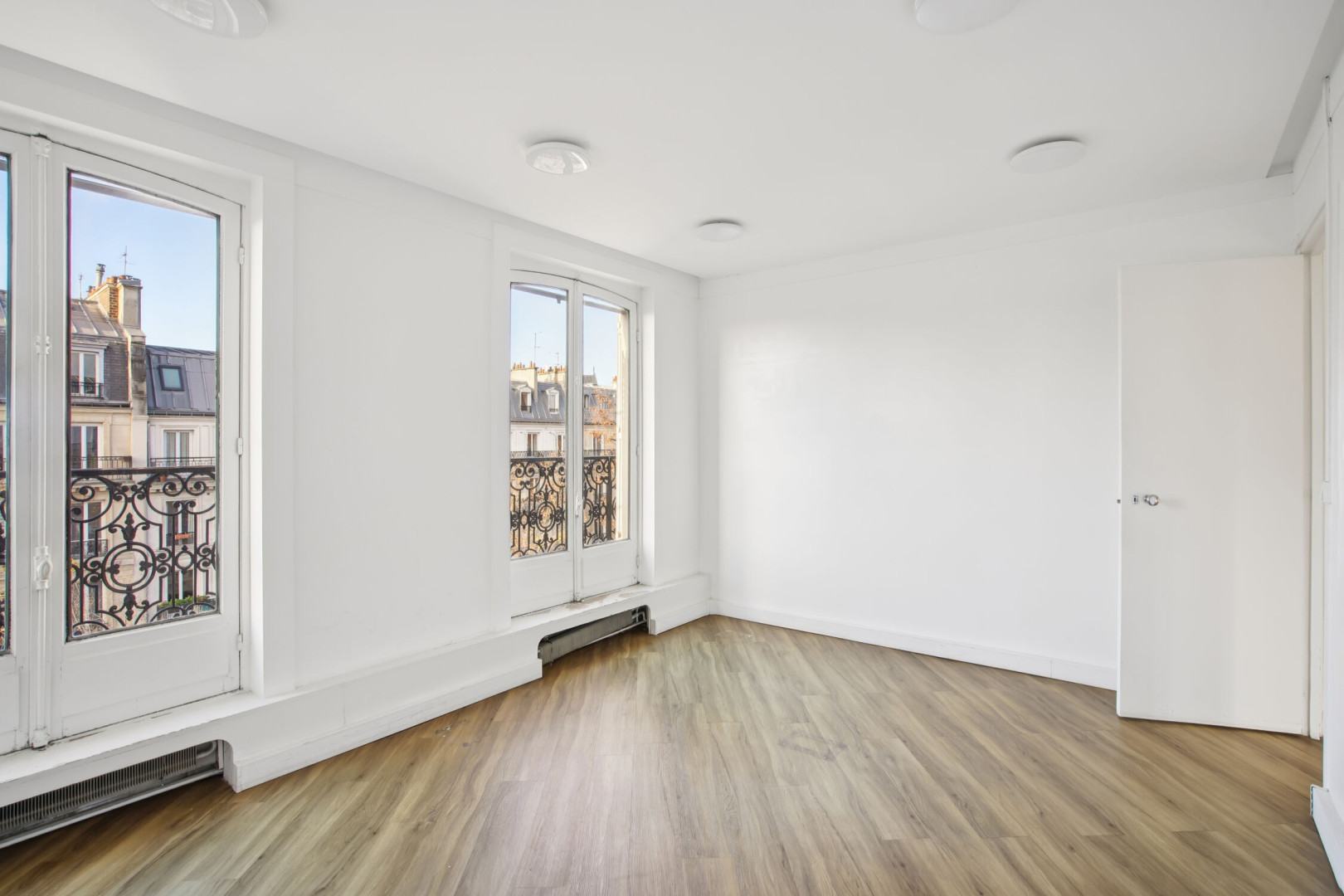 
                                                Location
                                                 Location Bureaux Paris 75010