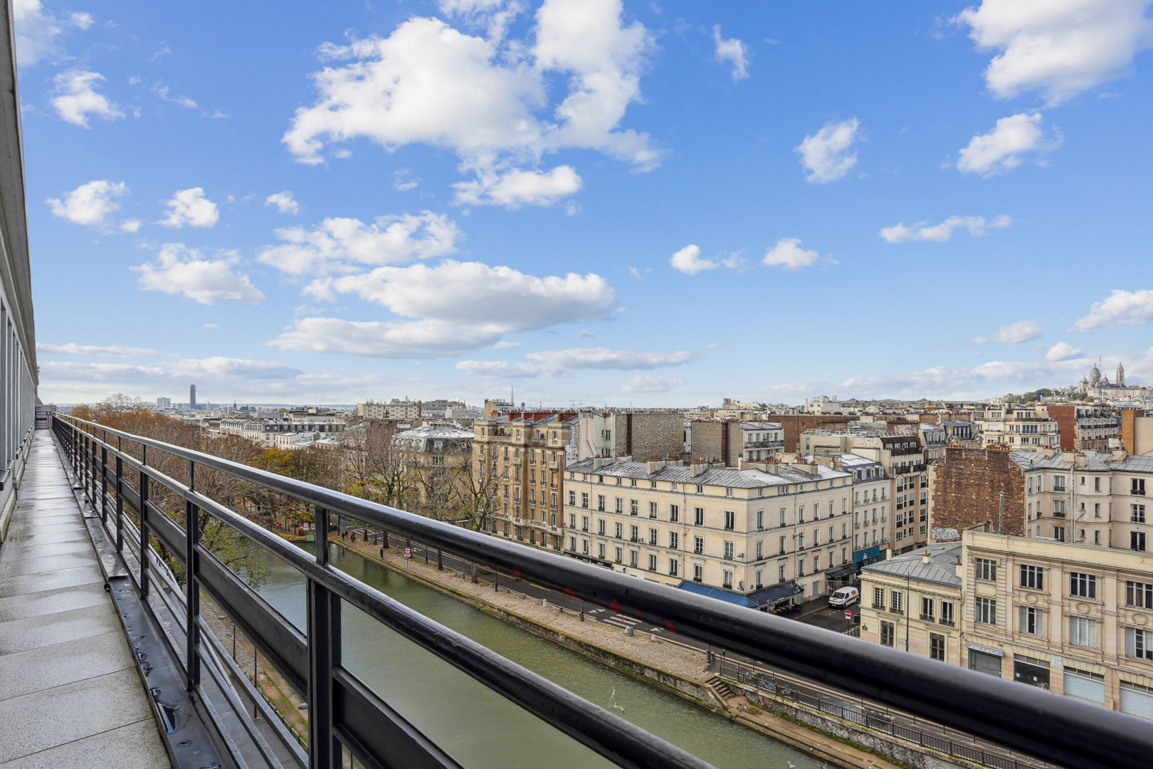 
                                                Location
                                                 Location Bureaux Paris 75010