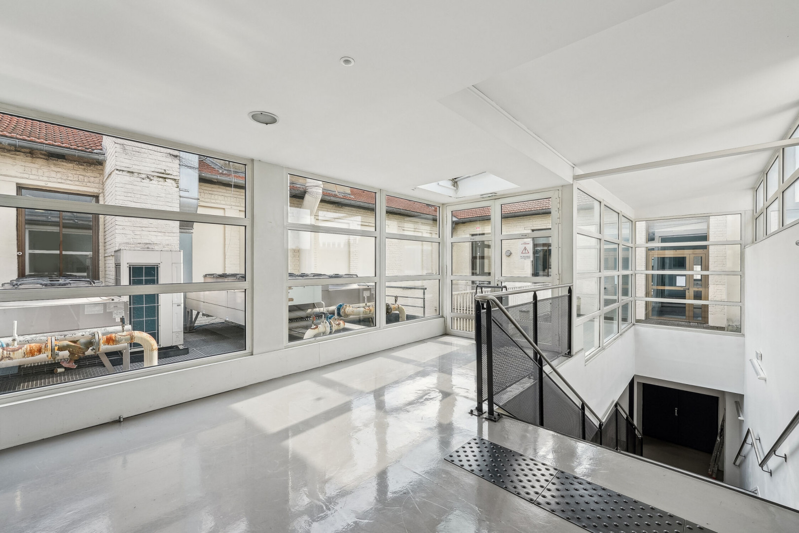 
                                                Location
                                                 Location Bureaux Paris 75010