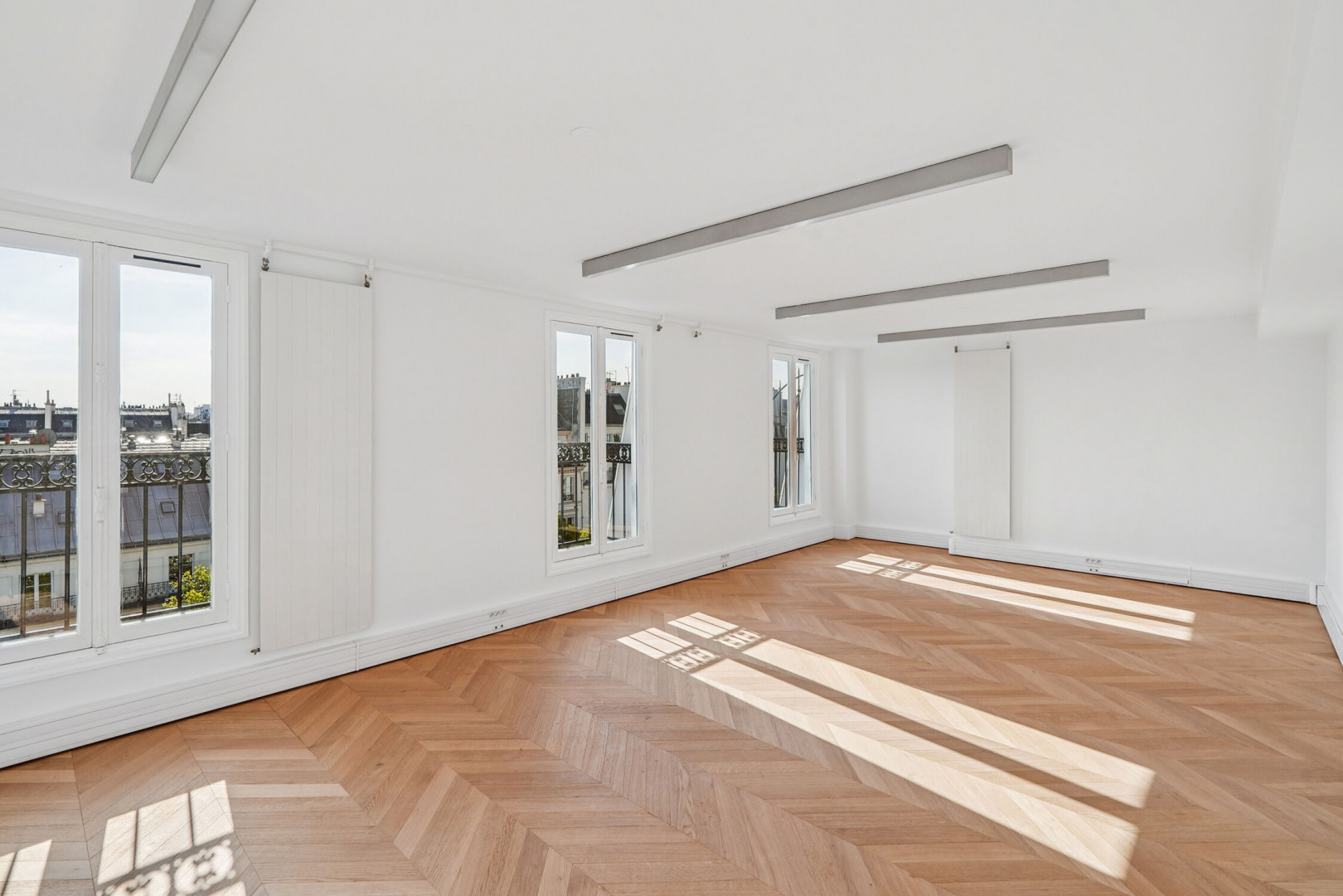 
                                                Location
                                                 Location Bureaux Paris 75010