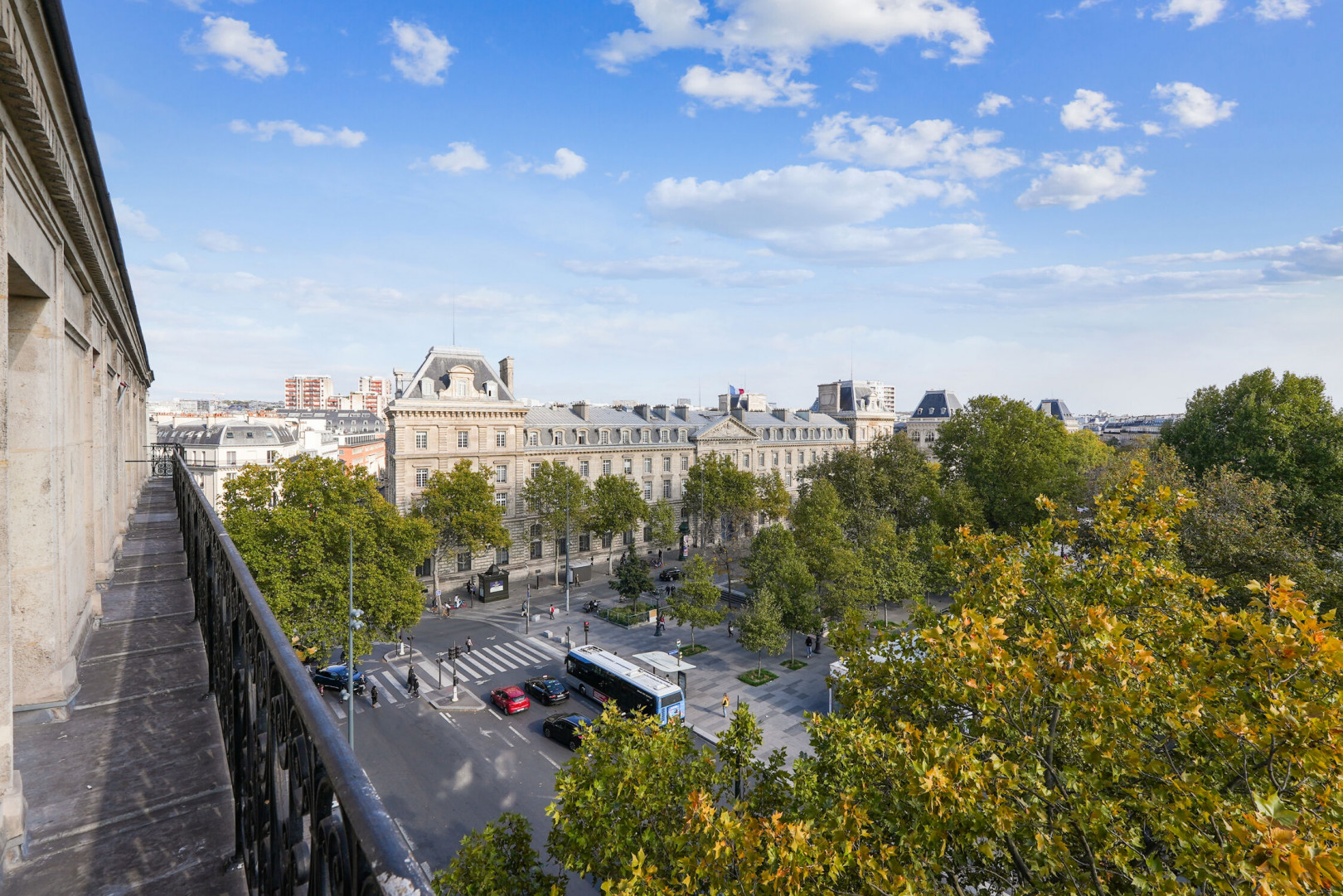 
                                                Location
                                                 Location Bureaux Paris 75010