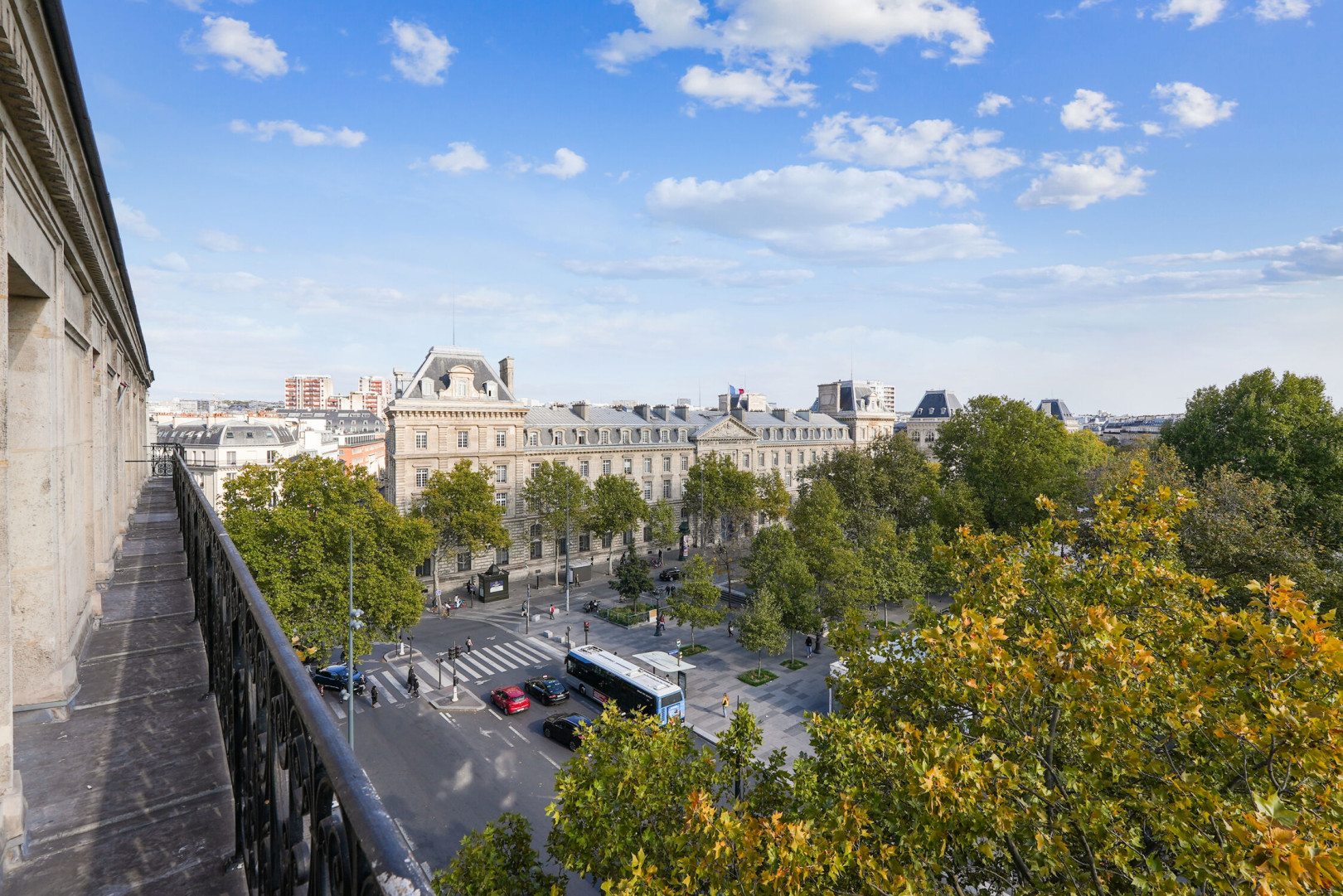 
                                                Location
                                                 Location Bureaux Paris 75010