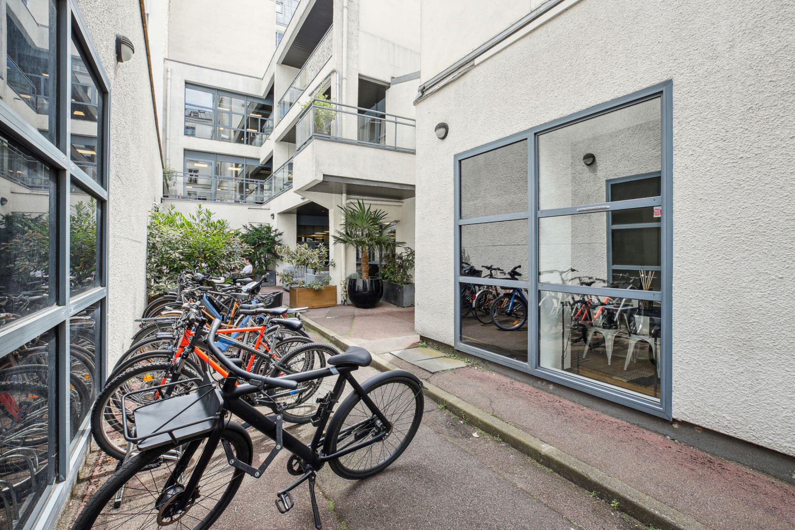 
                                                Location
                                                 Location Bureaux Paris 75010