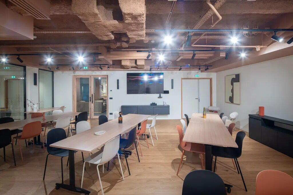 
                                                Location
                                                 Location Bureaux Paris 75010