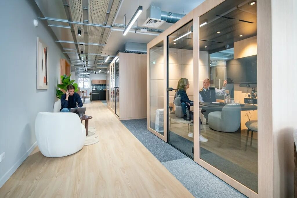 
                                                Location
                                                 Location Bureaux Paris 75010