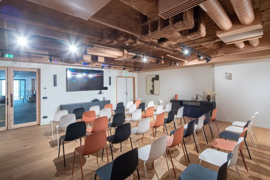 
                                                Location
                                                 Location Bureaux Paris 75010