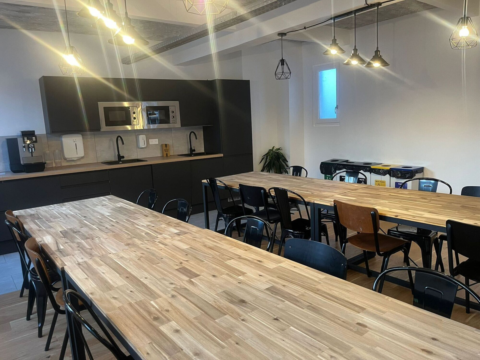 
                                                Location
                                                 Location Bureaux Paris 75010