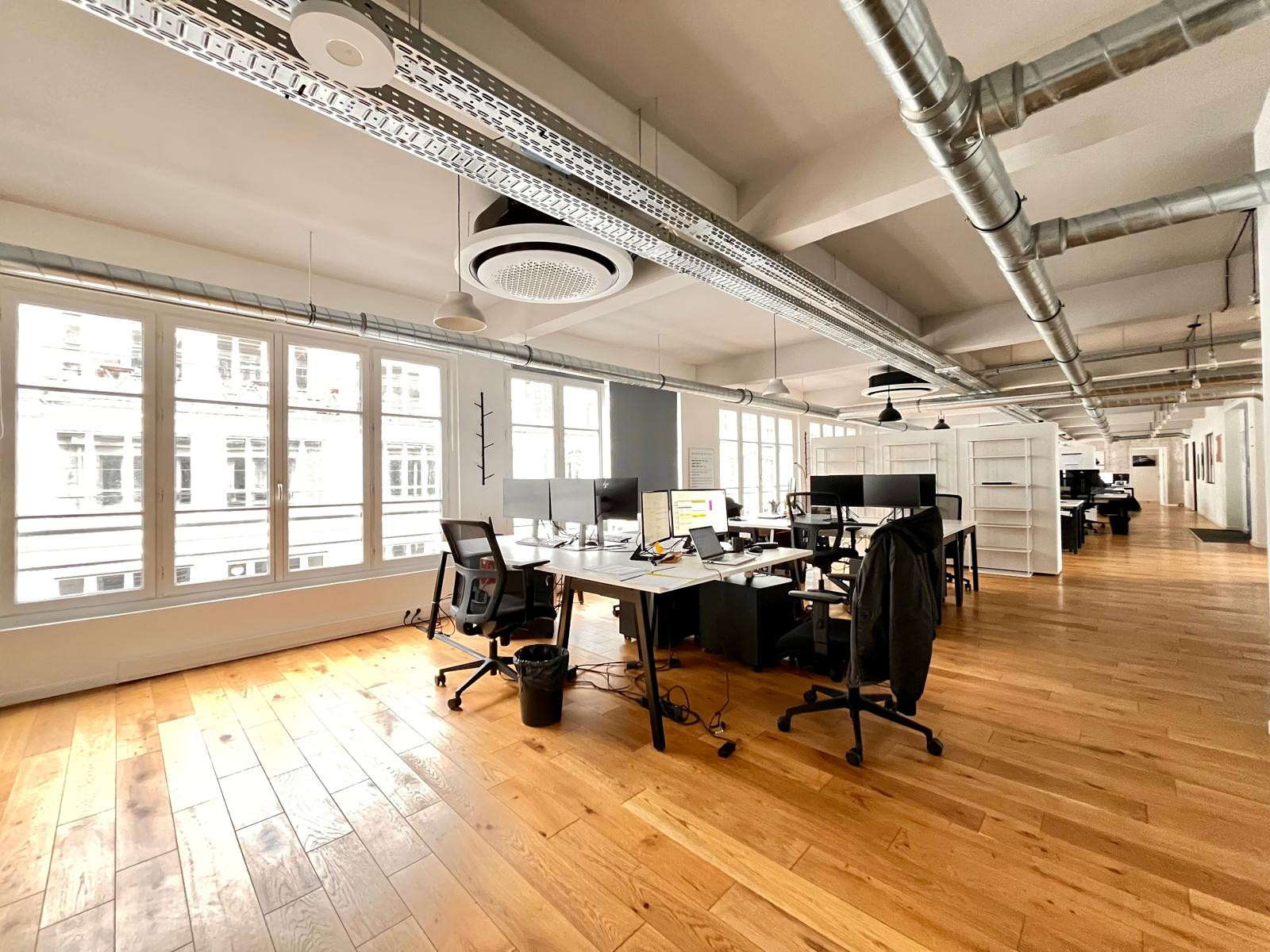 
                                                Location
                                                 Location Bureaux Paris 75010