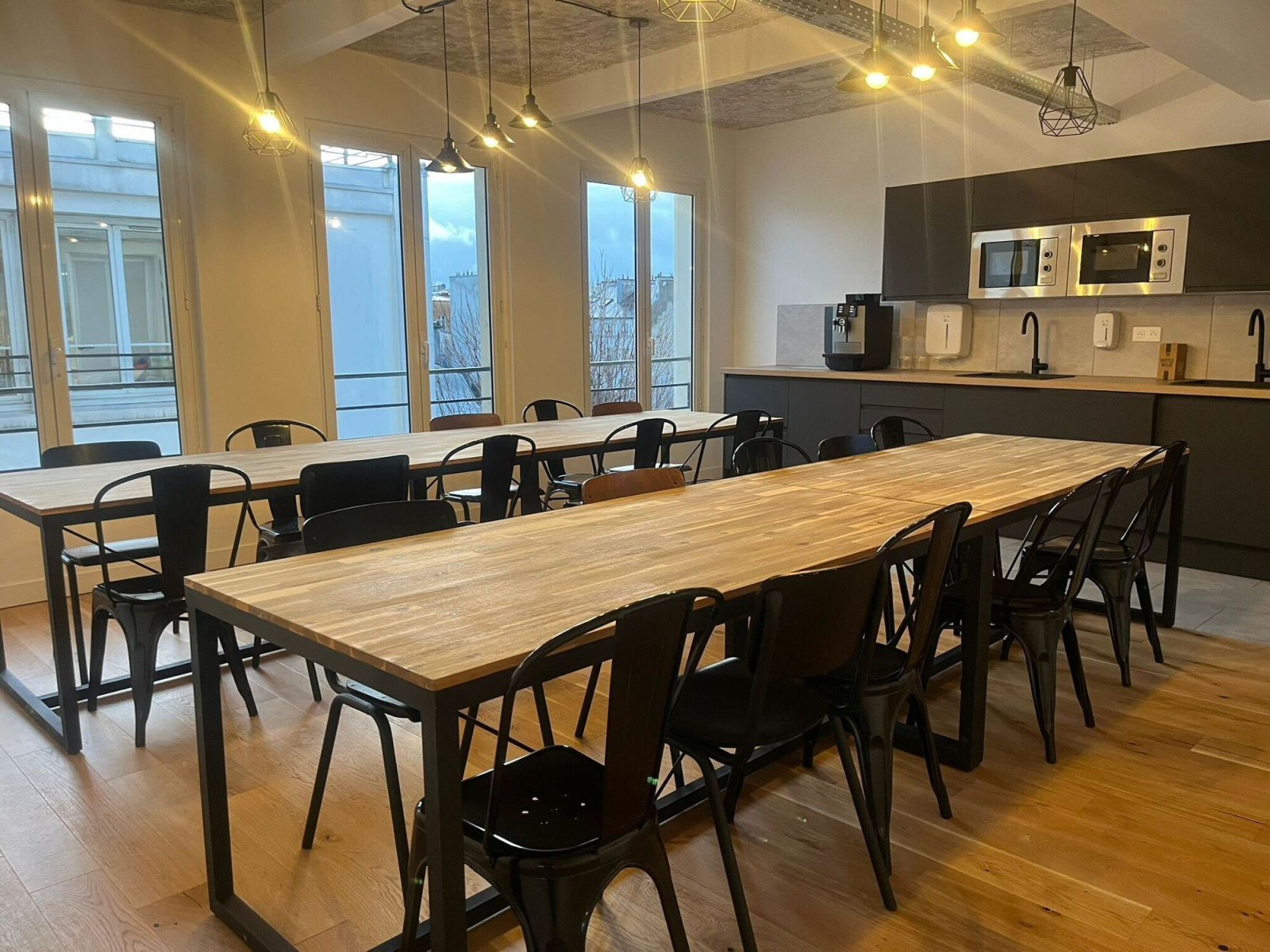 
                                                Location
                                                 Location Bureaux Paris 75010