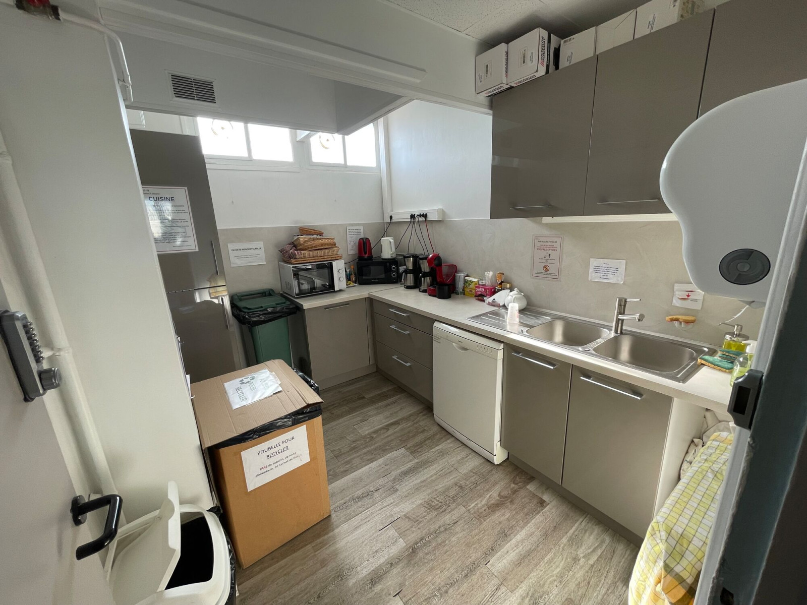 
                                                Location
                                                 Location Bureaux Paris 75010