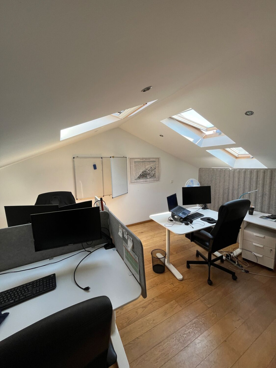
                                                Location
                                                 Location Bureaux Paris 75010