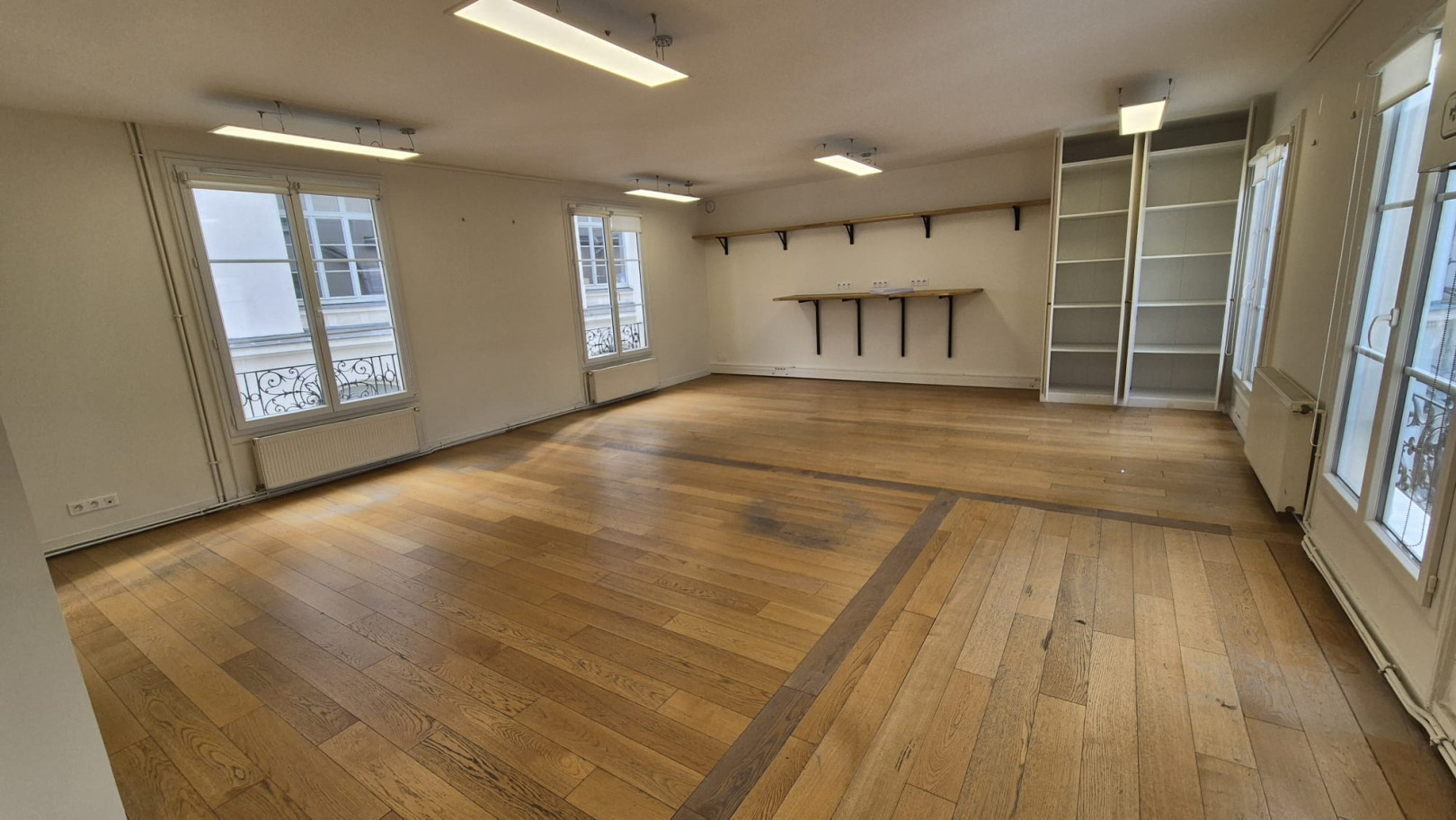 
                                                Location
                                                 Location Bureaux Paris 75010