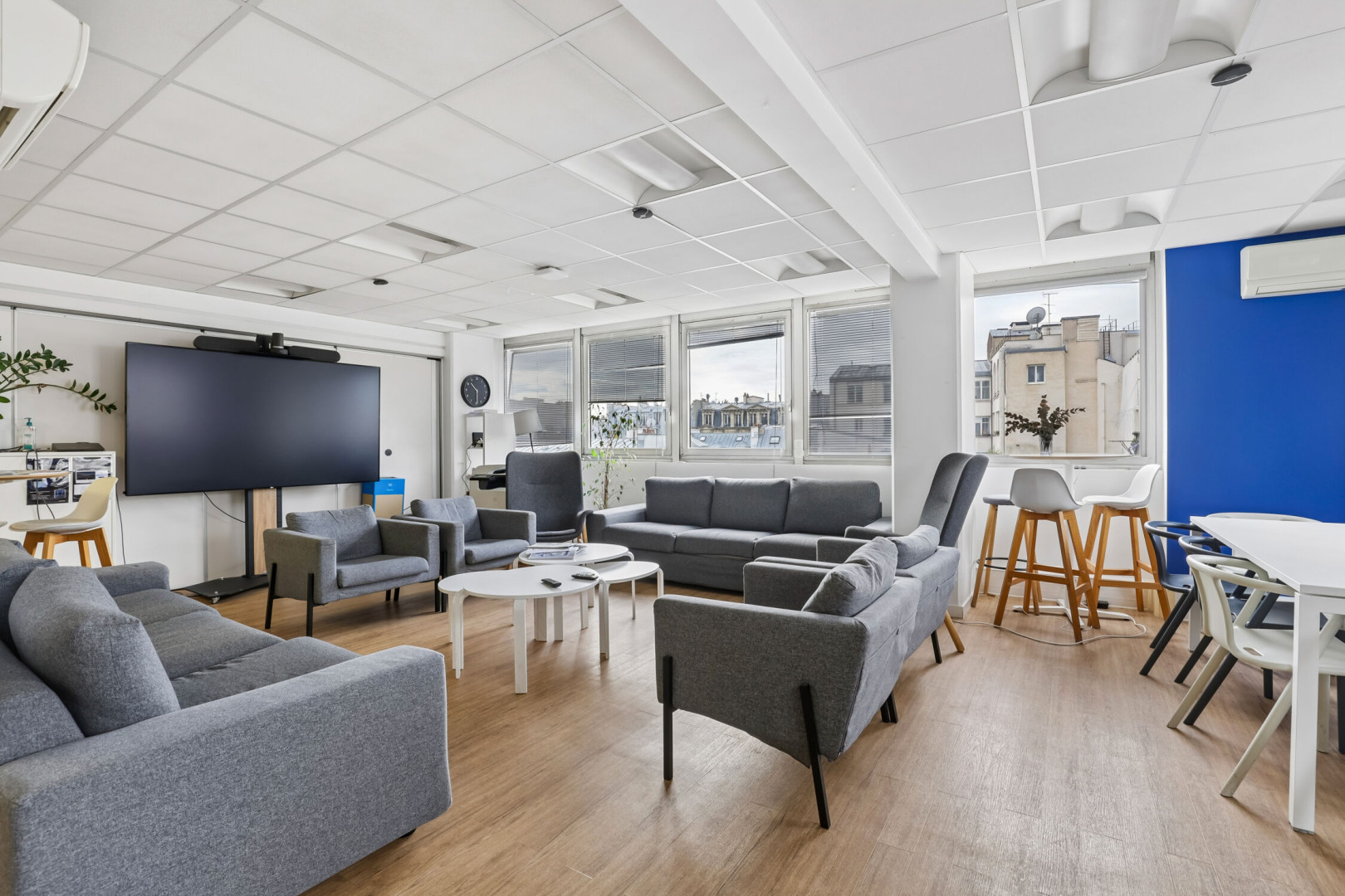 
                                                Location
                                                 Location Bureaux Paris 75010
