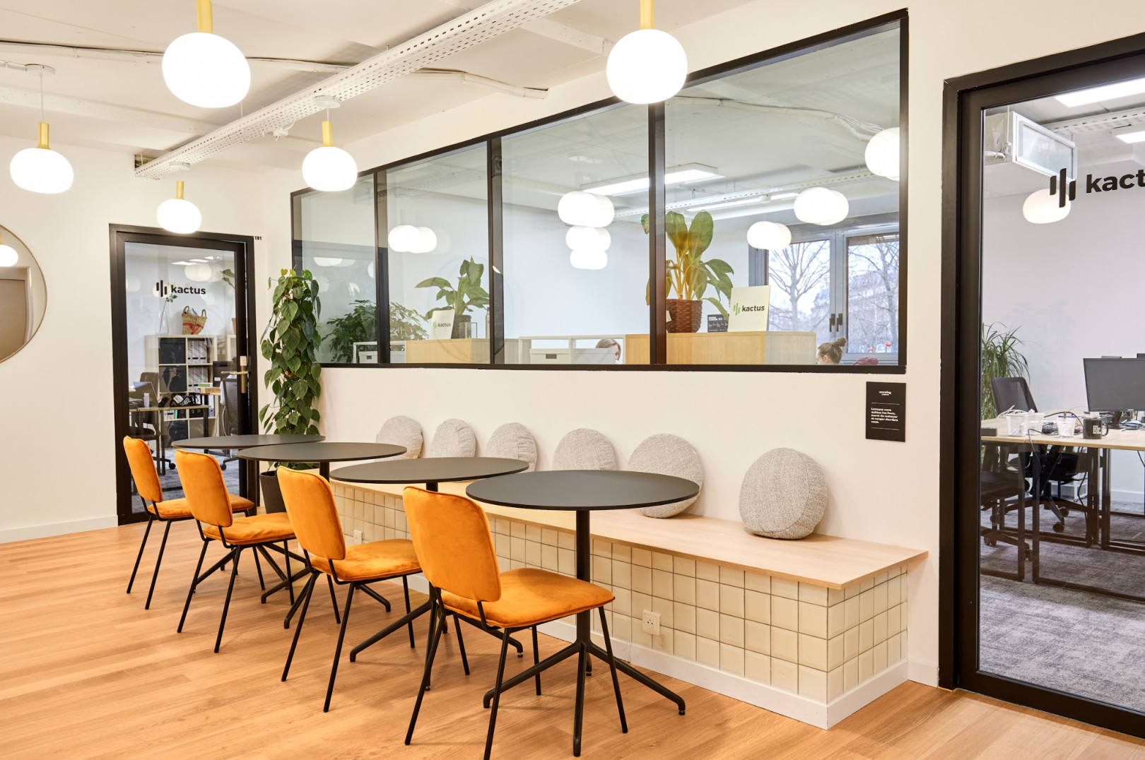 
                                                Location
                                                 Location Bureaux Paris 75010