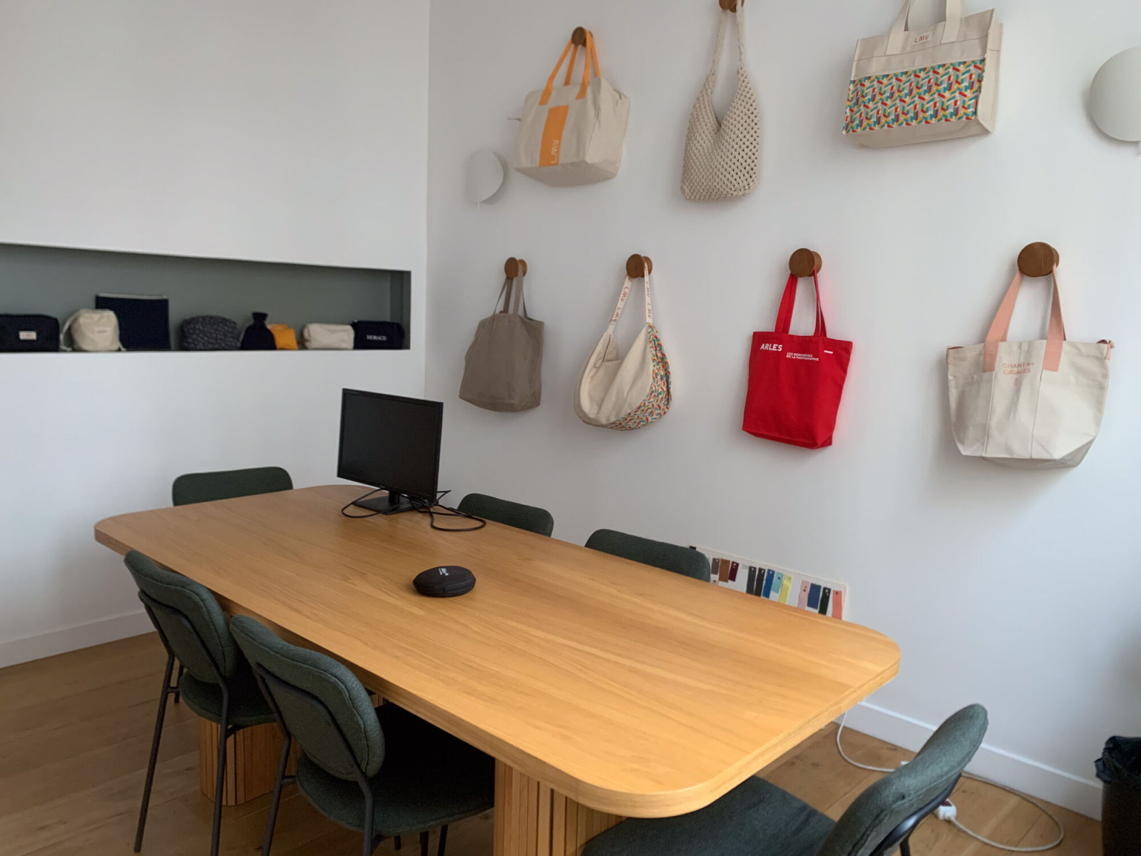 
                                                Location
                                                 Location Bureaux Paris 75010