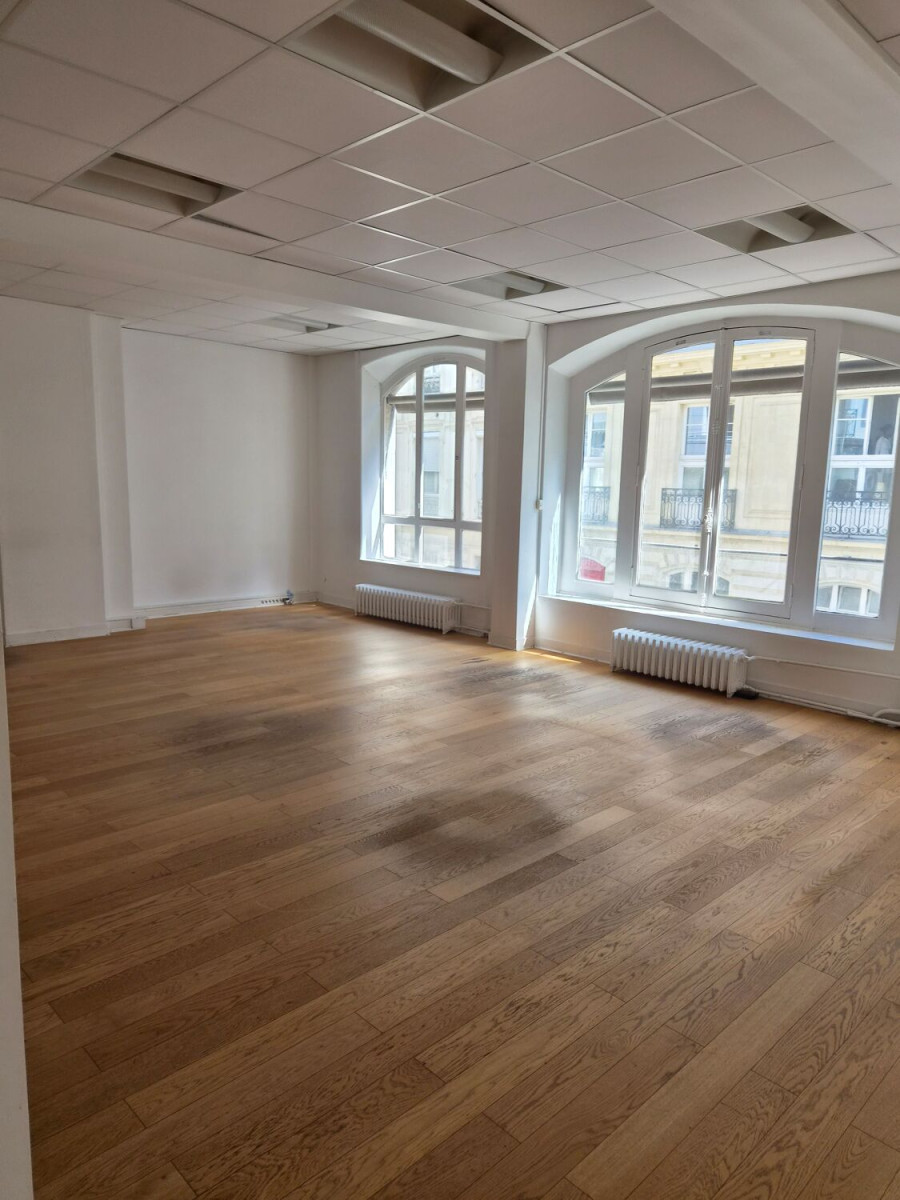 
                                                Location
                                                 Location Bureaux Paris 75010