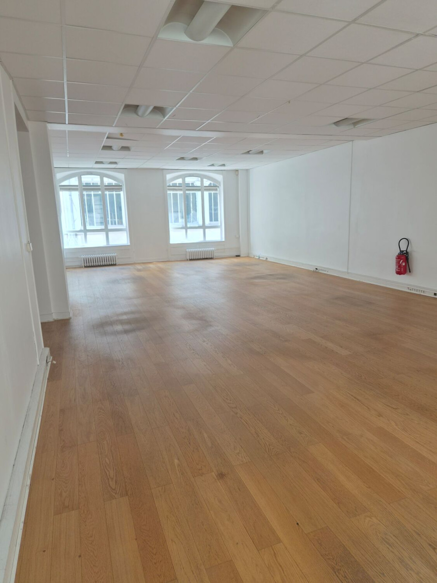 
                                                Location
                                                 Location Bureaux Paris 75010
