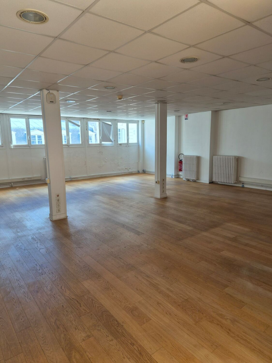 
                                                Location
                                                 Location Bureaux Paris 75010