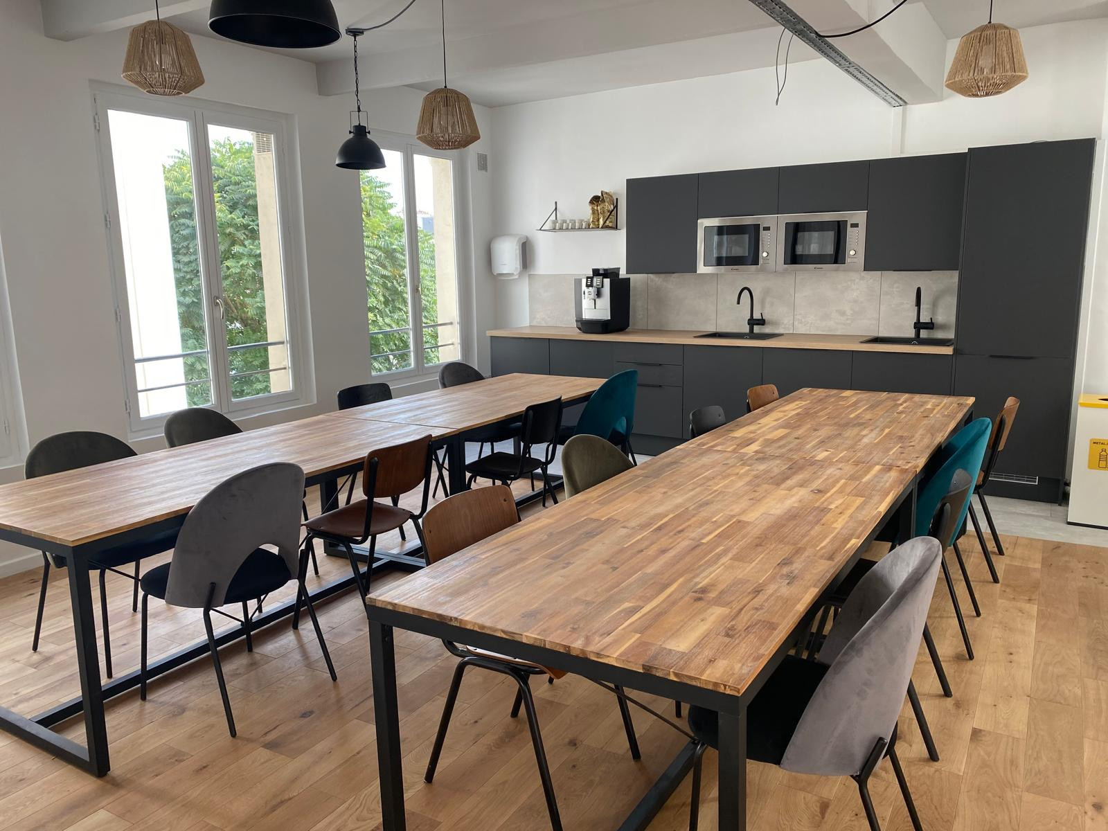 
                                                Location
                                                 Location Bureaux Paris 75010