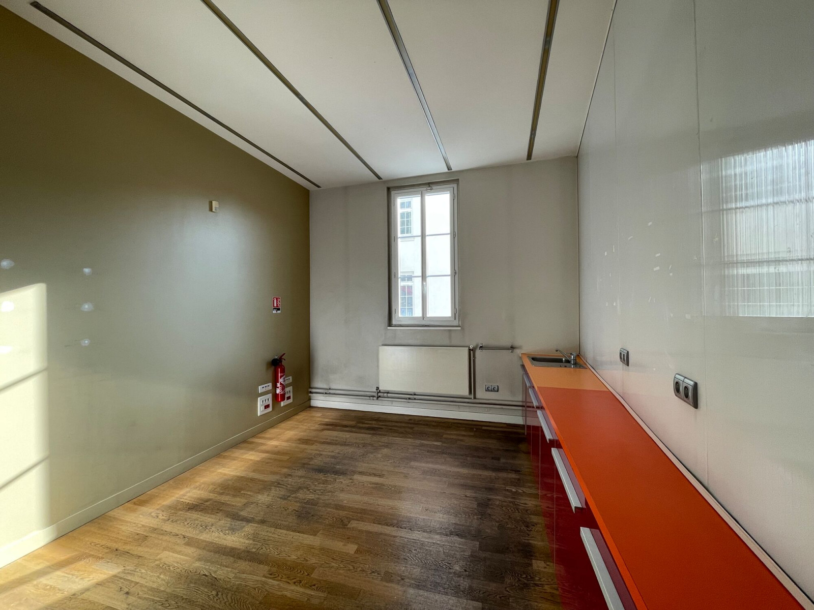 
                                                Location
                                                 Location Bureaux Paris 75011