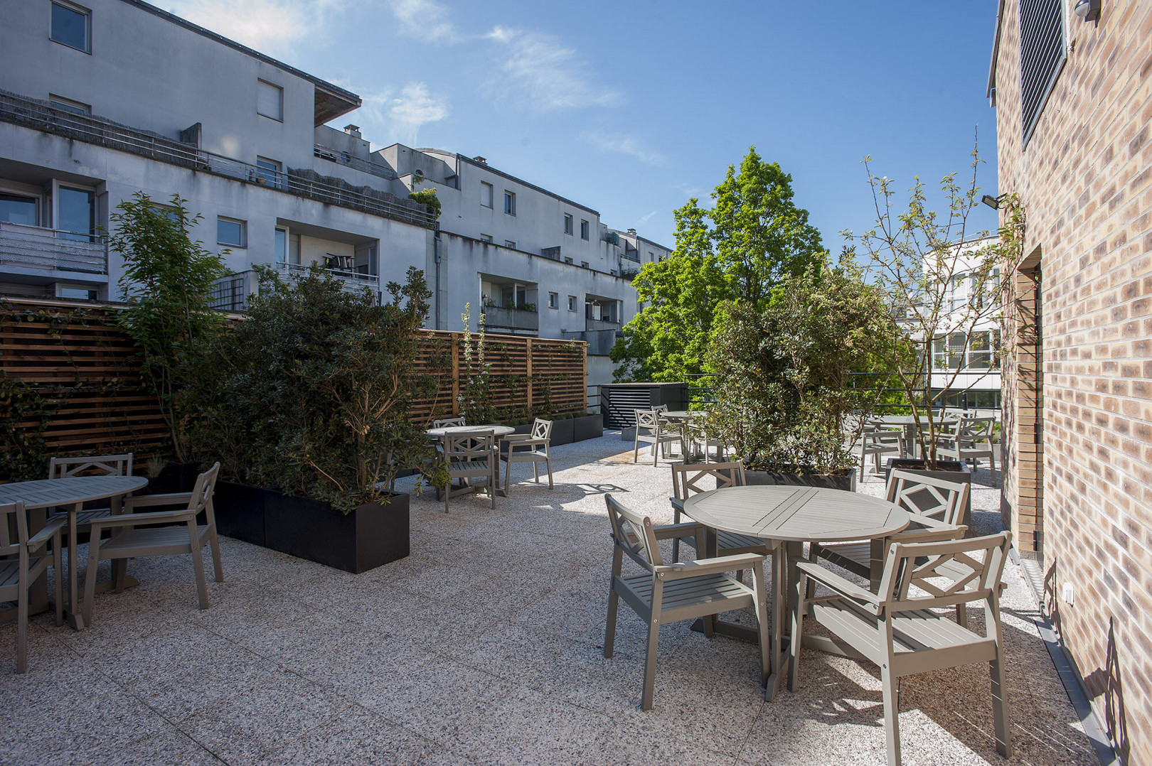 
                                                Location
                                                 Location Bureaux Paris 75011