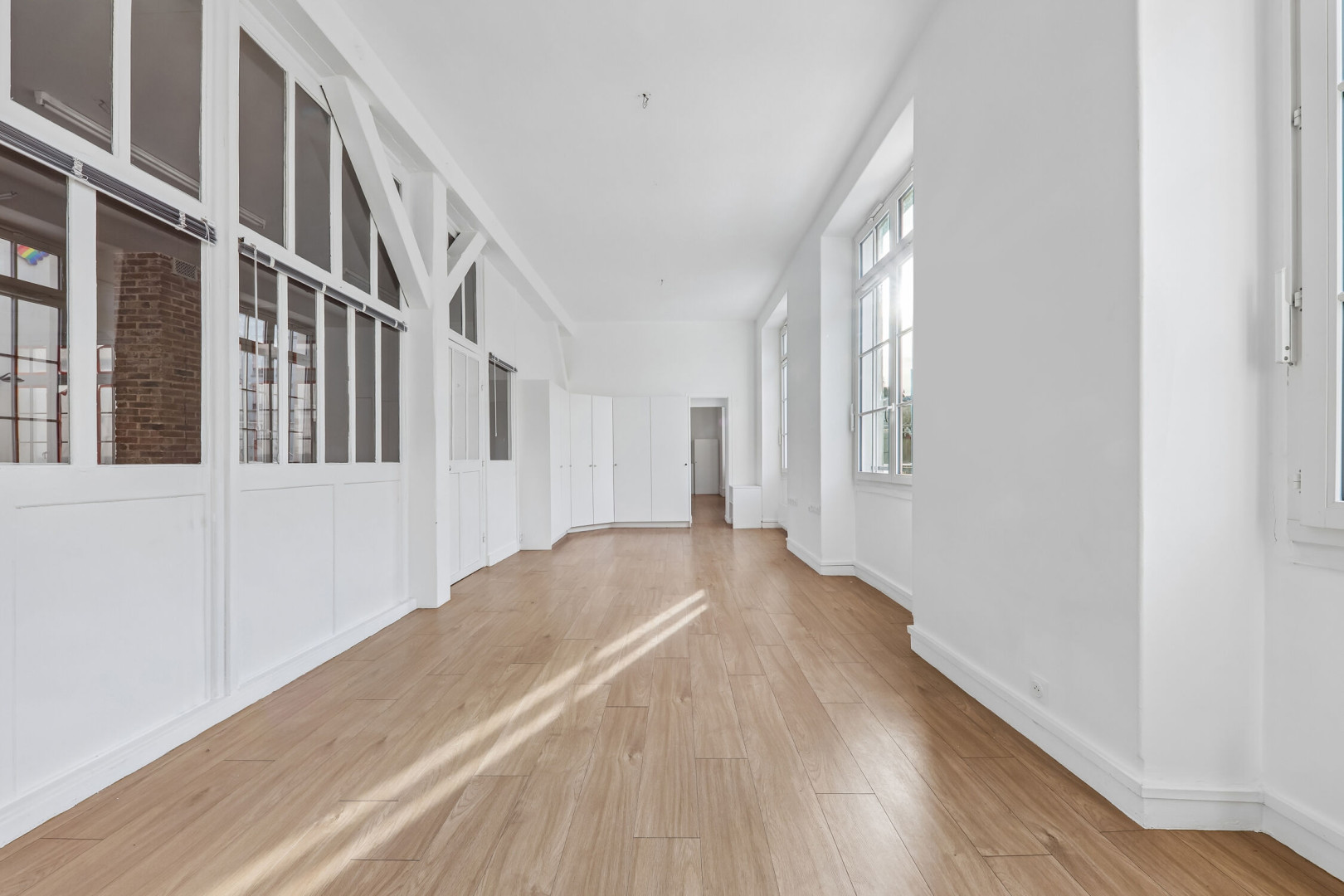 
                                                Location
                                                 Location Bureaux Paris 75011