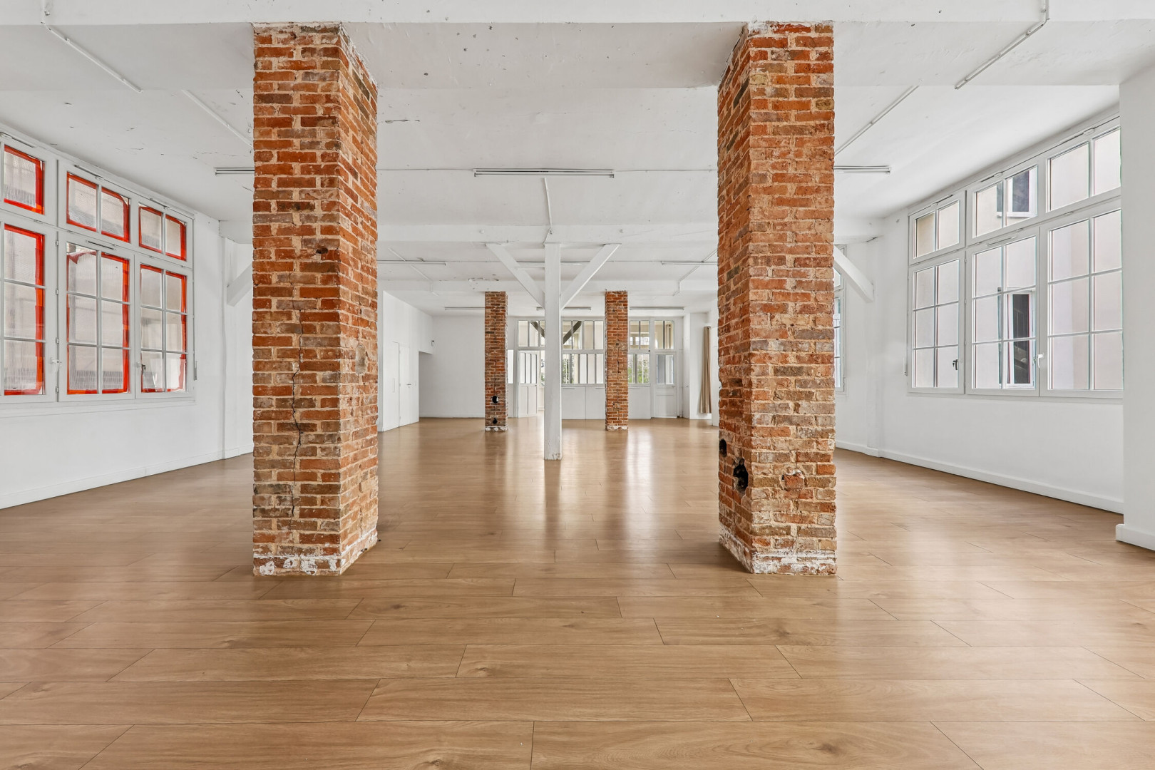 
                                                Location
                                                 Location Bureaux Paris 75011
