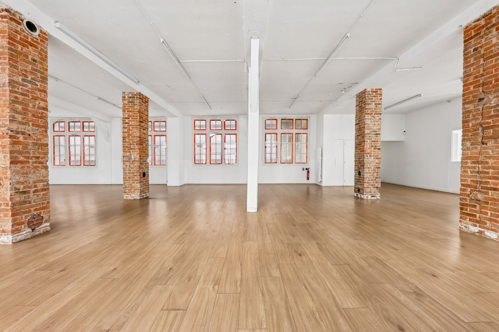 
                                                Location
                                                 Location Bureaux Paris 75011