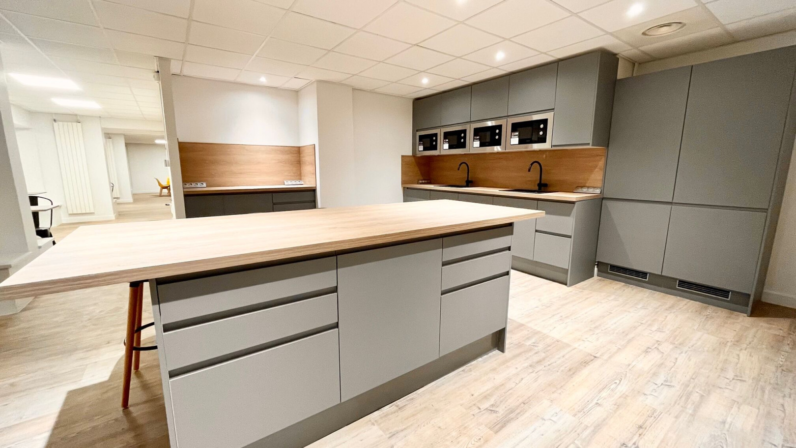 
                                                Location
                                                 Location Bureaux Paris 75012