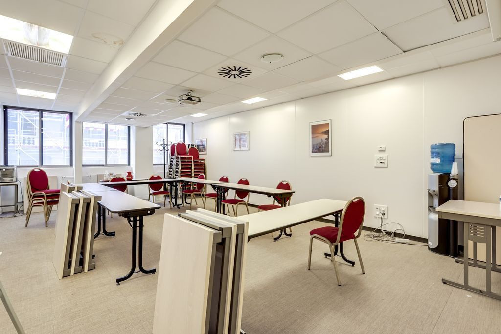 
                                                Location
                                                 Location Bureaux Paris 75015