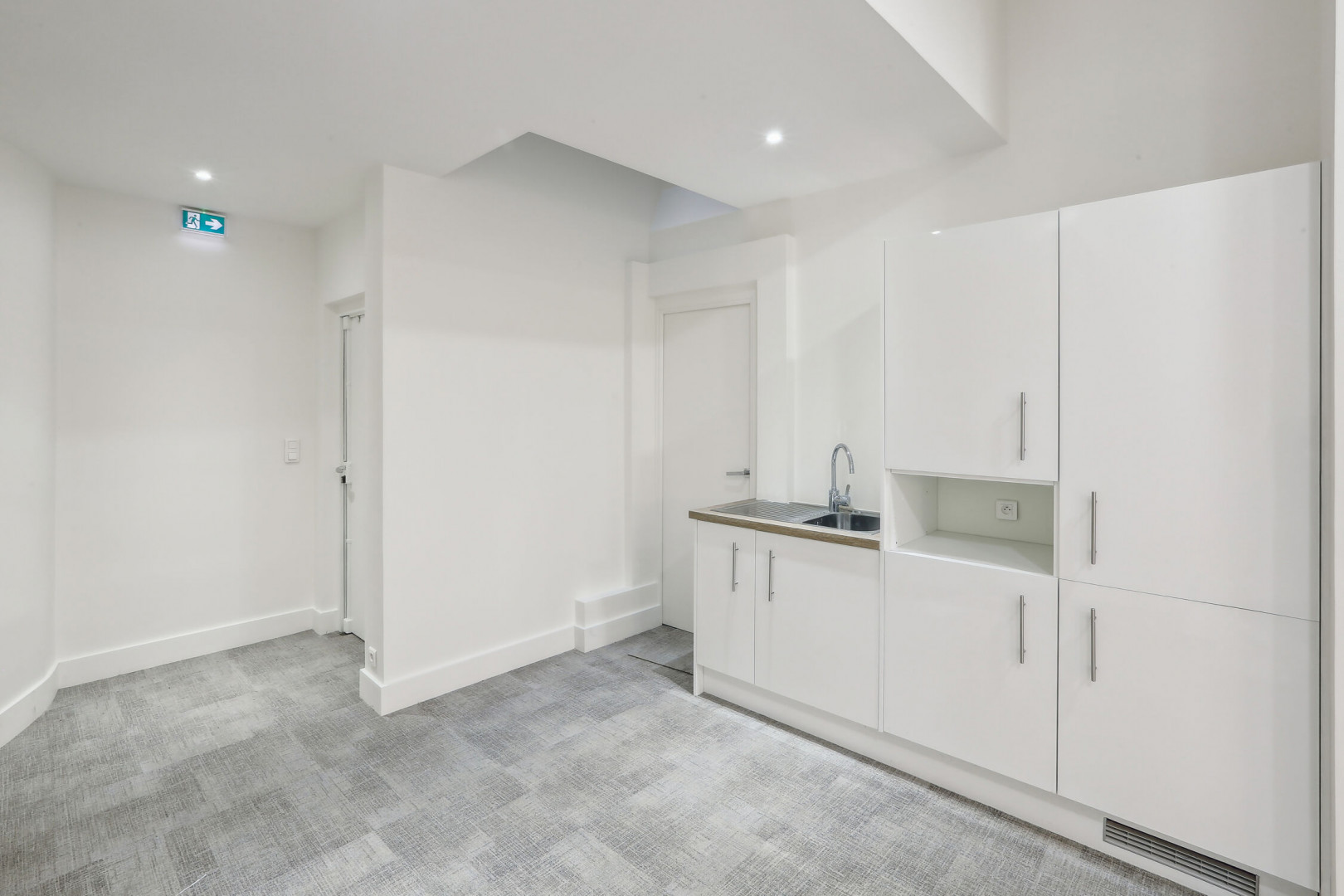 
                                                Location
                                                 Location Bureaux Paris 75016