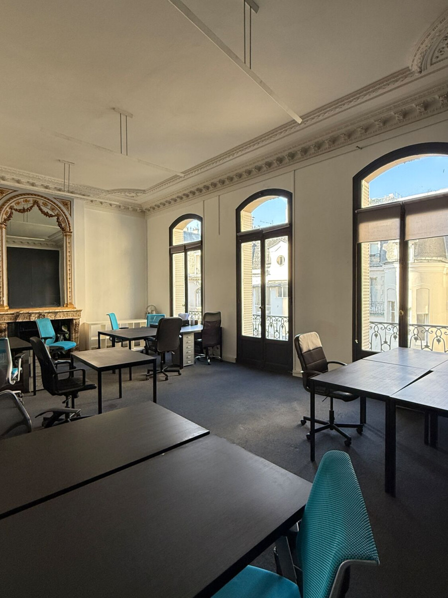 
                                                Location
                                                 Location Bureaux Paris 75016