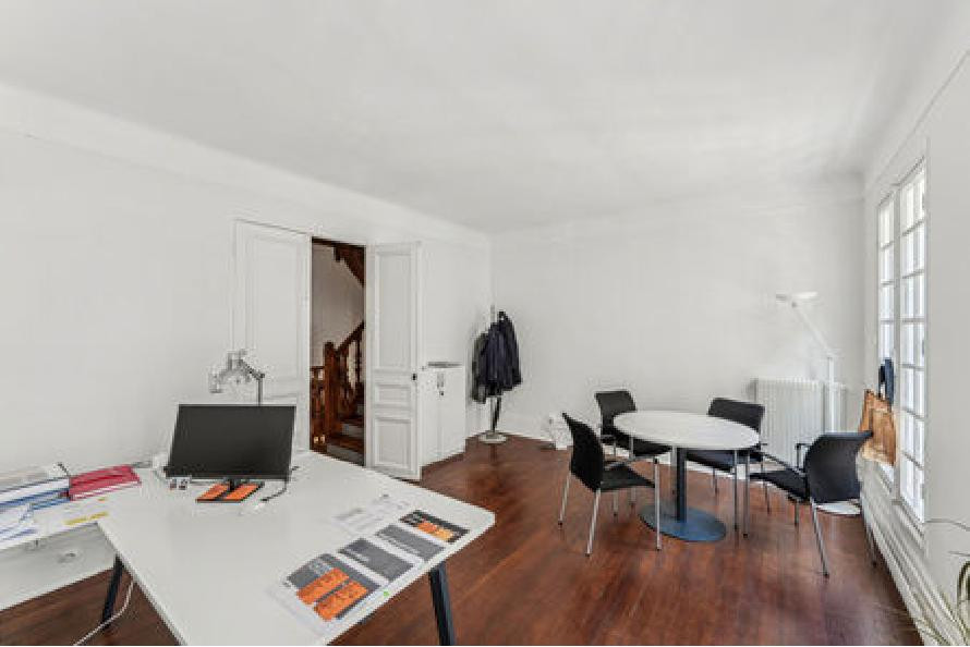 
                                                Location
                                                 Location Bureaux Paris 75016