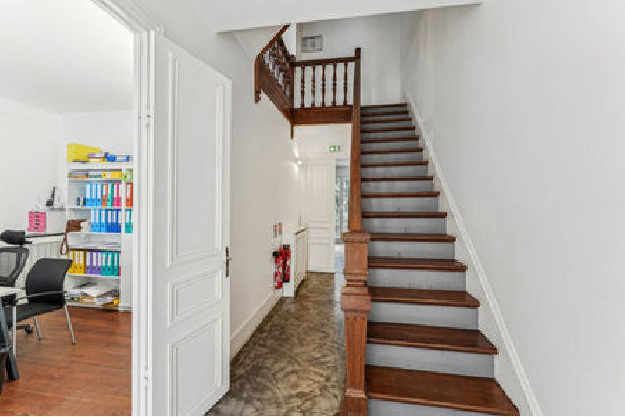
                                                Location
                                                 Location Bureaux Paris 75016