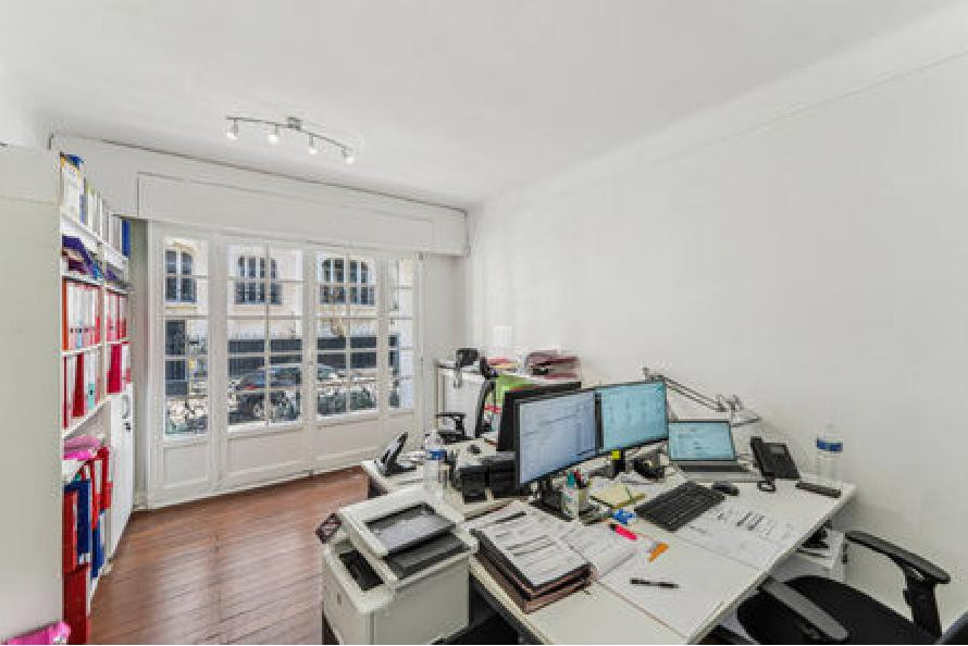 
                                                Location
                                                 Location Bureaux Paris 75016
