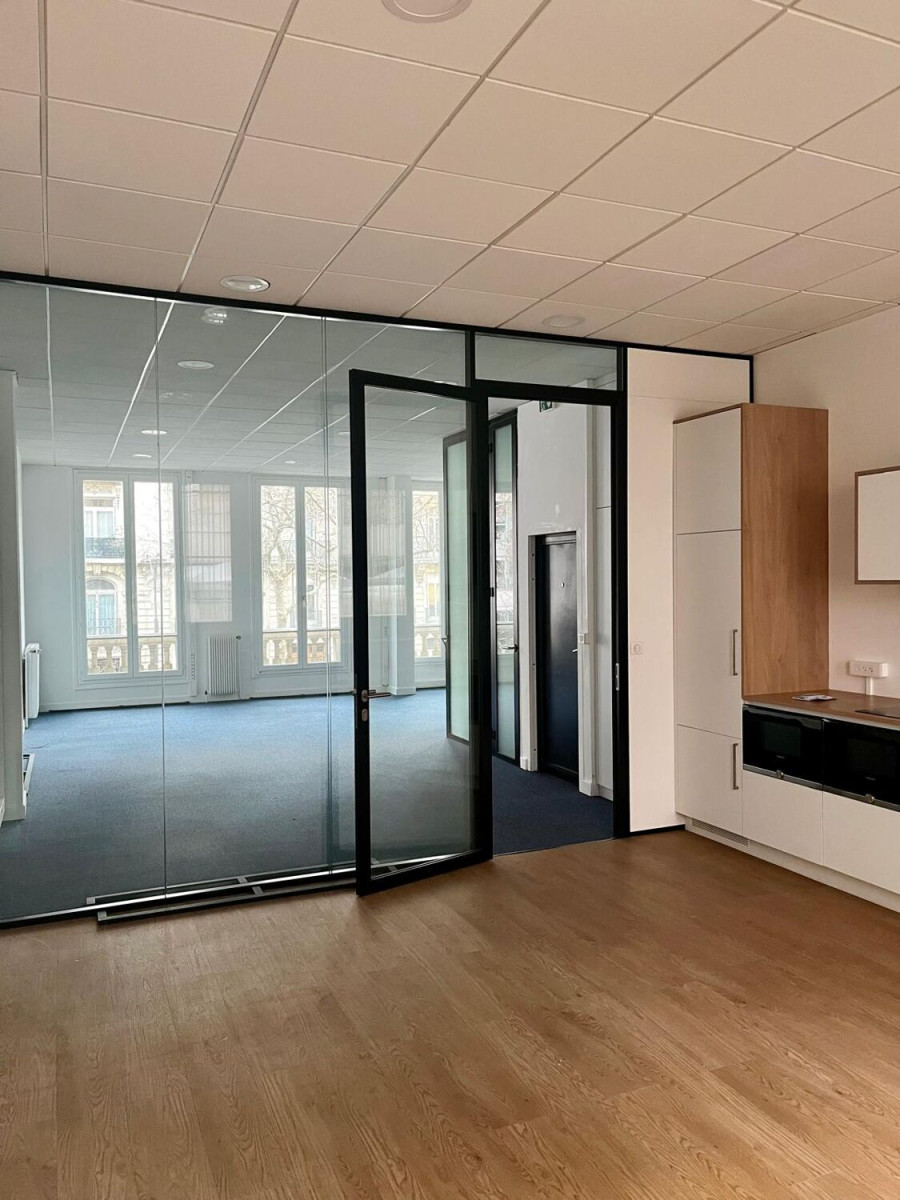 
                                                Location
                                                 Location Bureaux Paris 75016