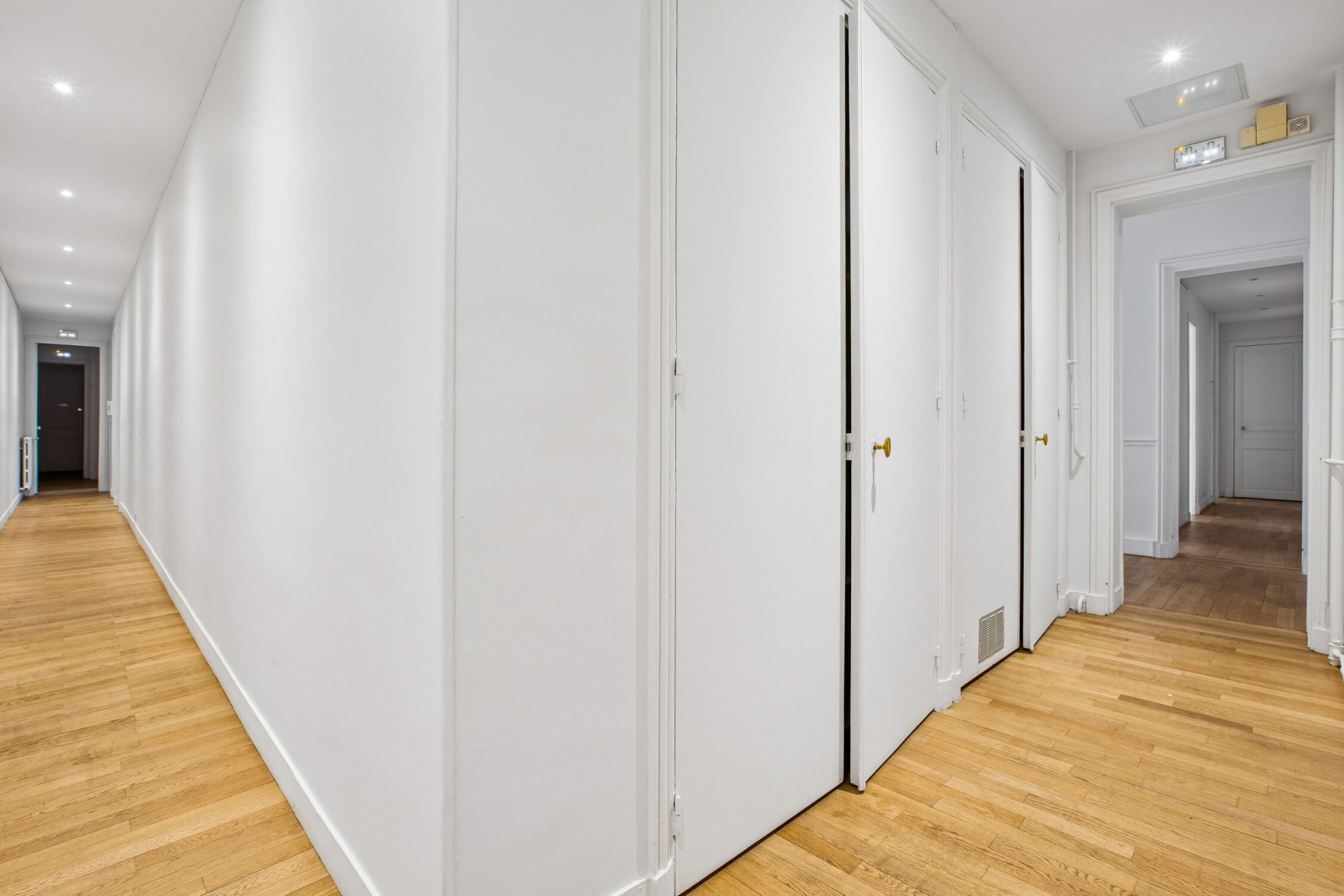 
                                                Location
                                                 Location Bureaux Paris 75016