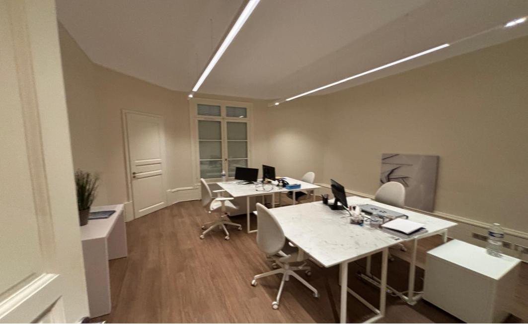 
                                                Location
                                                 Location Bureaux Paris 75016