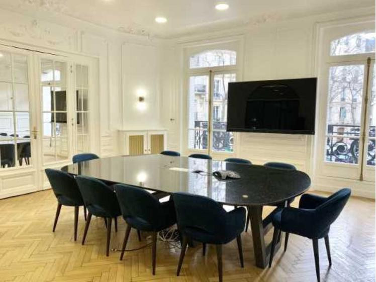 
                                                Location
                                                 Location Bureaux Paris 75016