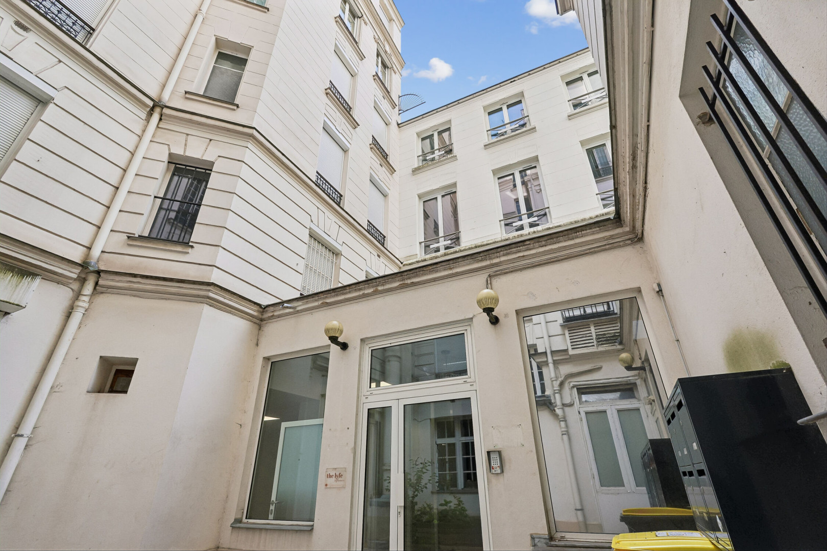
                                                Location
                                                 Location Bureaux Paris 75016