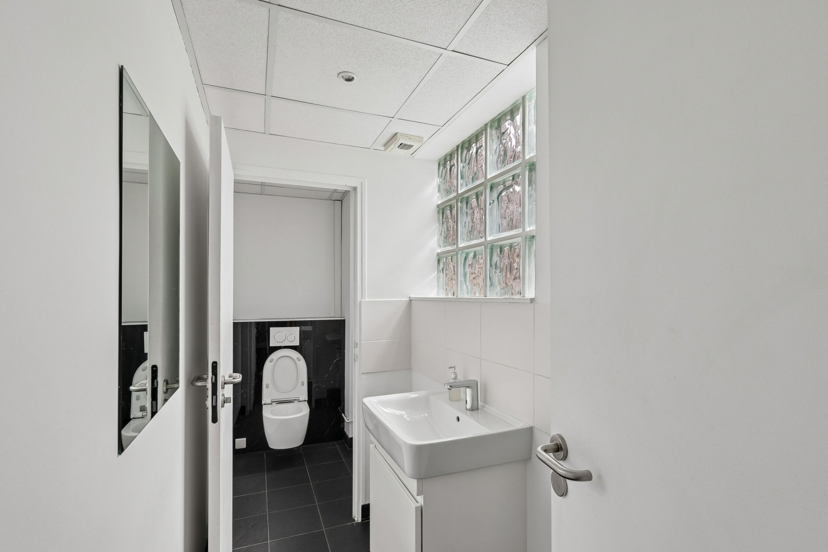 
                                                Location
                                                 Location Bureaux Paris 75016