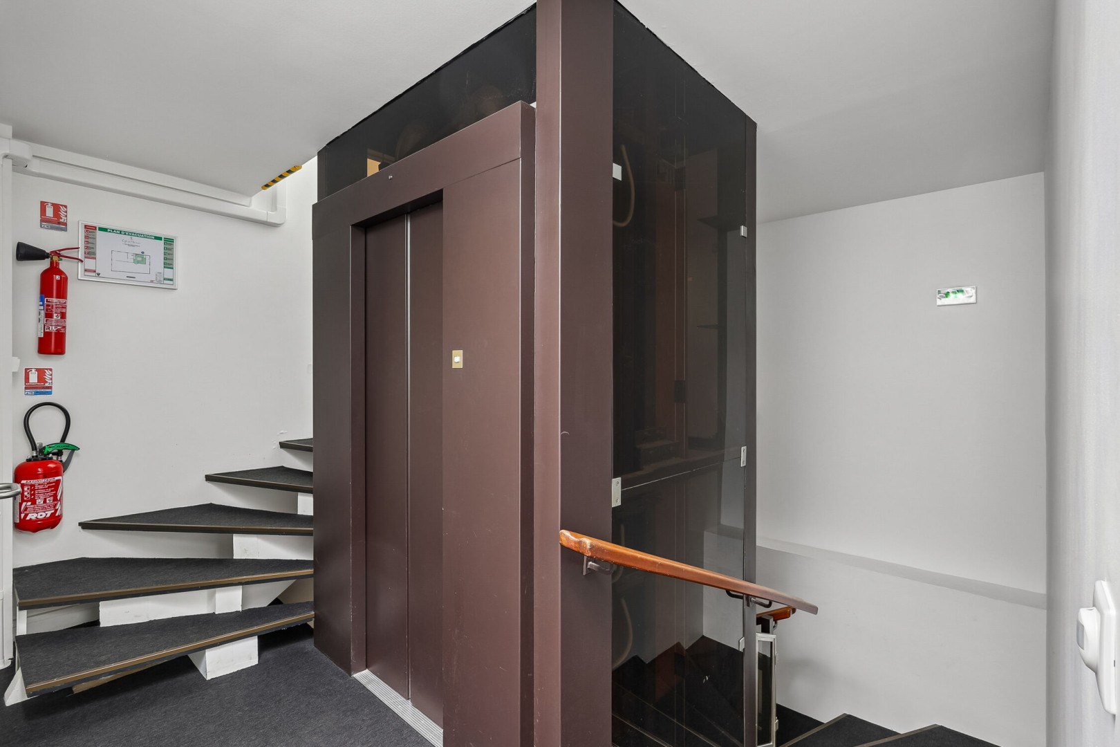 
                                                Location
                                                 Location Bureaux Paris 75016