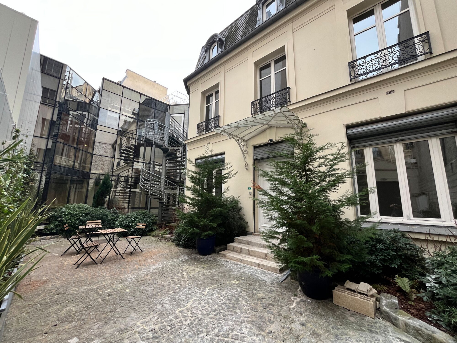 
                                                Location
                                                 Location Bureaux Paris 75018