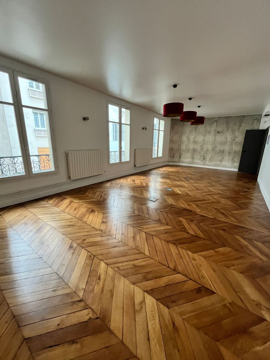 
                                                Location
                                                 Location Bureaux Paris 75018