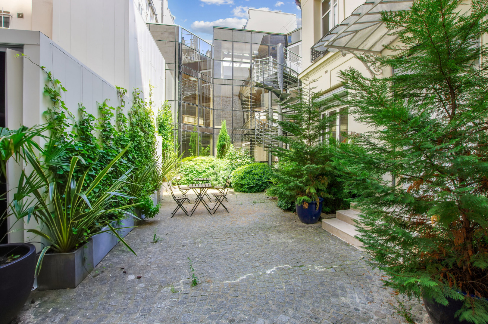 
                                                Location
                                                 Location Bureaux Paris 75018
