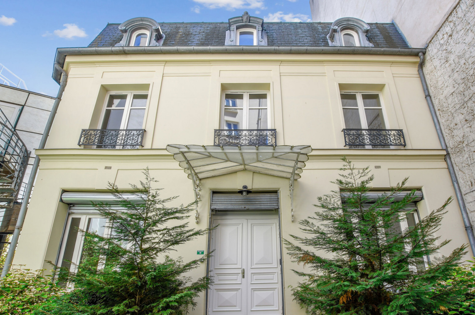 
                                                Location
                                                 Location Bureaux Paris 75018